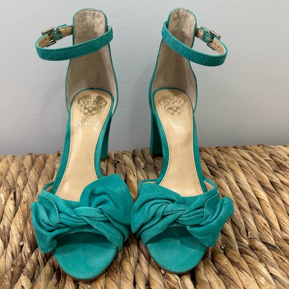 Vince Camuto teal Heels - Picture 1 of 5